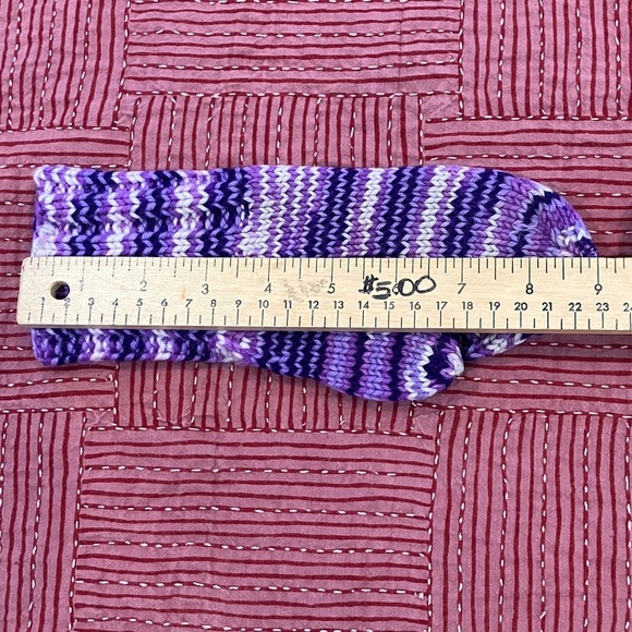 Purple and White handKnit wool Mittens - Picture 6 of 9